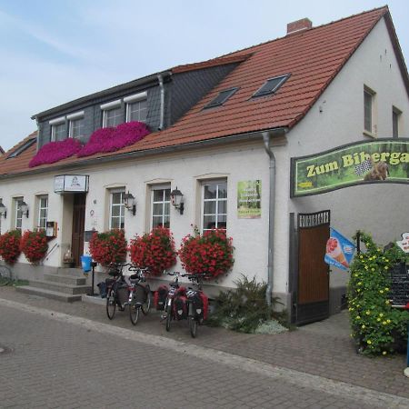 Gasthaus Und Pension Zum Biber Steckby Екстериор снимка