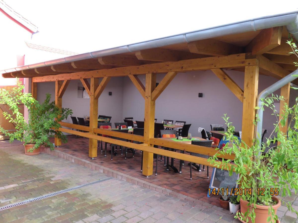Gasthaus Und Pension Zum Biber Steckby Екстериор снимка
