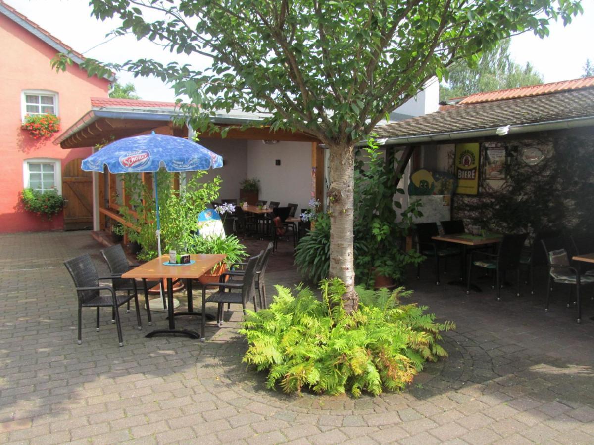 Gasthaus Und Pension Zum Biber Steckby Екстериор снимка